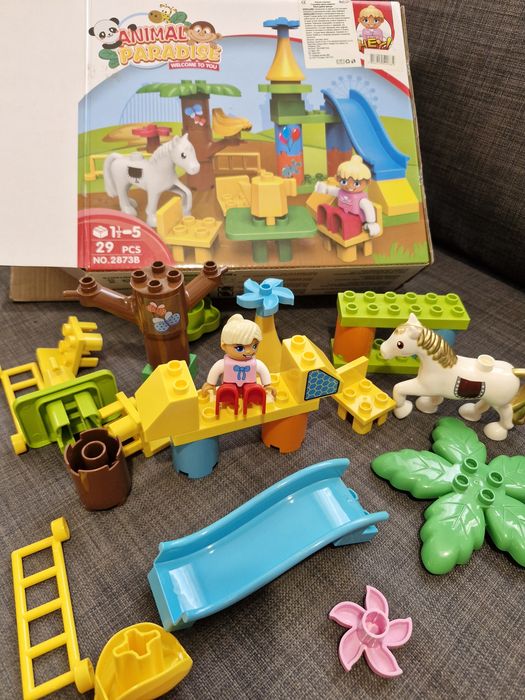 Констуктор с големи части тип Дупло