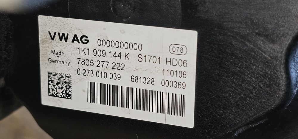 Casetă Passat B6/Golf 6/Touran/Audi A3/Seat/Octavia 2 cu  4 PRINDERI