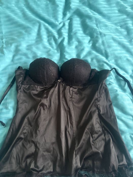 Bustiera cu portjartier Intimissimi