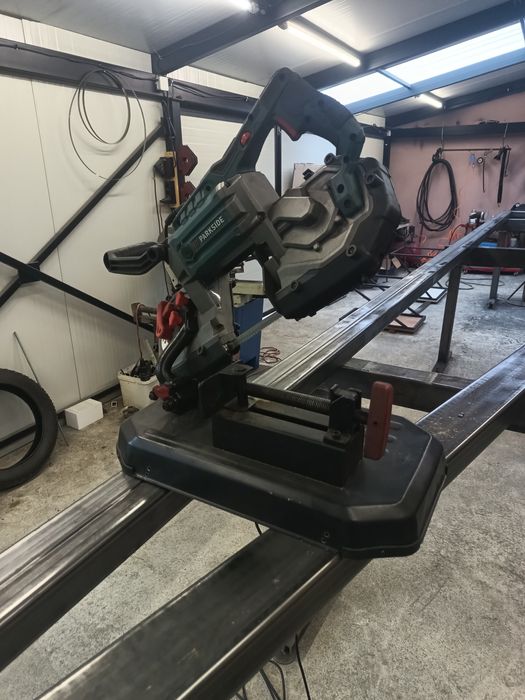 Лентоотрезна машина