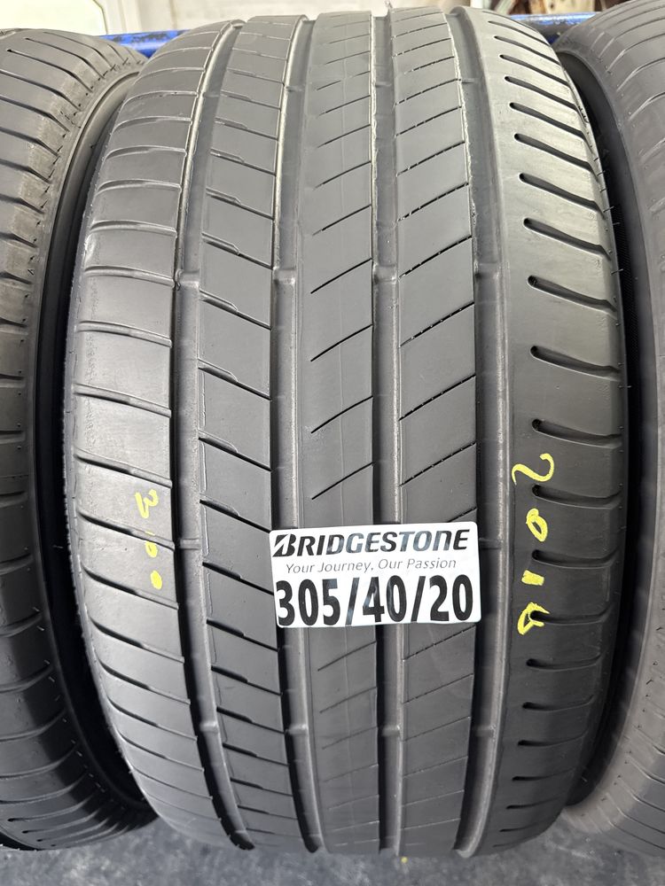 305/40/20 Bridgestone , Michelin