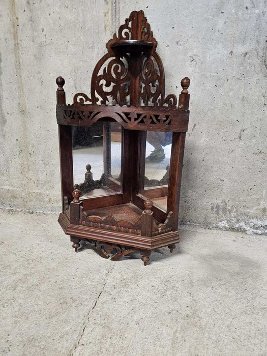 Витрина за стена