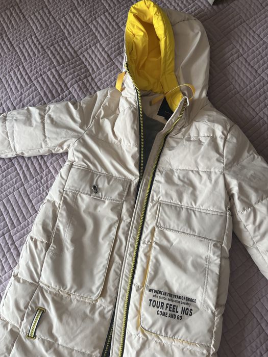 Пррдам плащ и зимнюю куртку на девочку