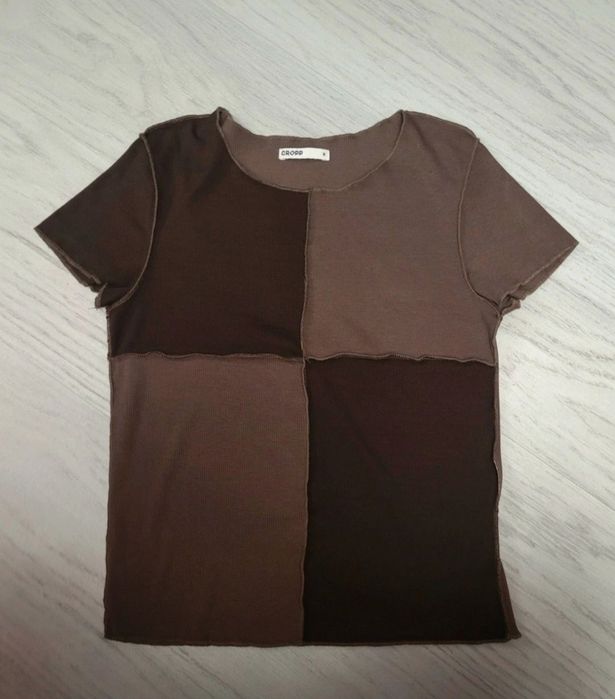 Top in patrate Cropp