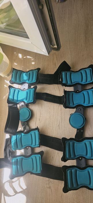 Ортез для сломанной ноги. Ортопедическая опора для коленного сустава.