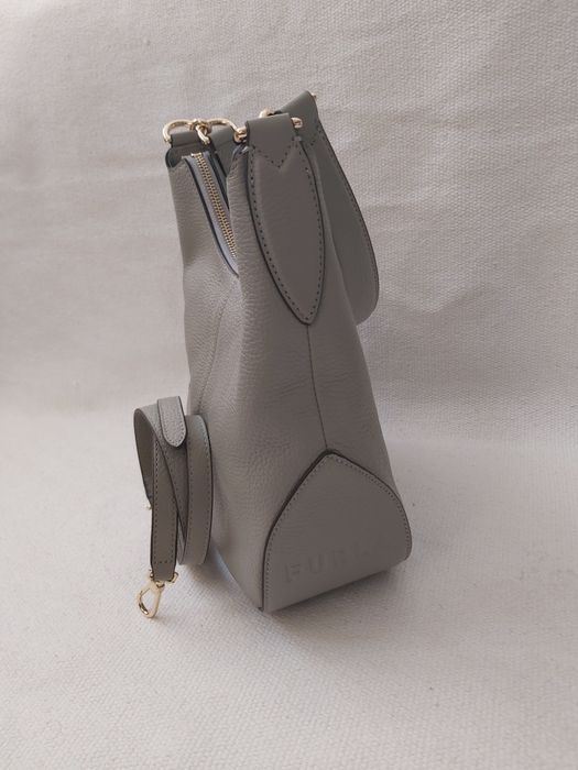 Най-добрите цени за годината!Чанта Furla Niobe hobo