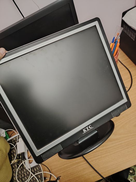 Kompьyuter stolni Narxi bor yug'i 300 000 so'm.