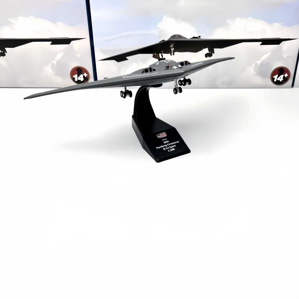 Macheta avion metalica B-2 Spirit Stealth USA 1:200 27cm
