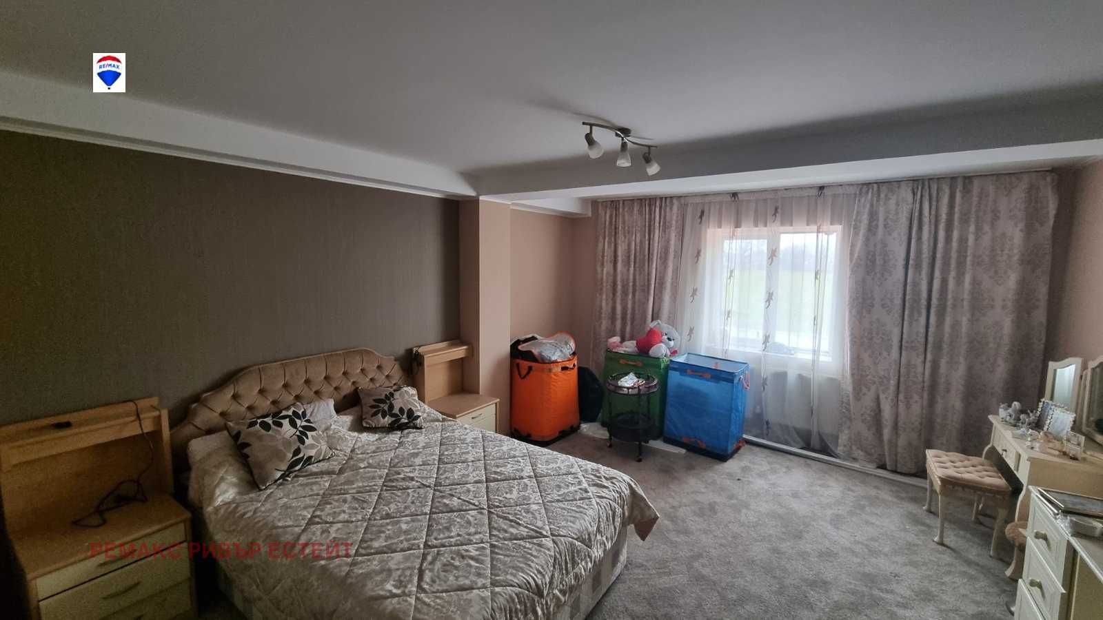 Къща на три етажа за продажба в с. Ряхово, обл. Русе