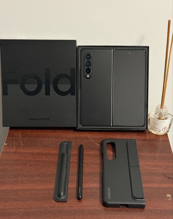Samsung Z Fold 4 Phantom Black 5G 256Gb Ca Nou Fullbox Neverlock!.