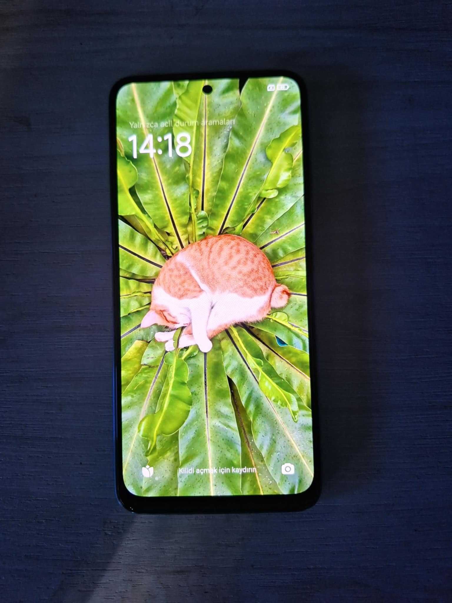 Xiaomi Note 11 + зарядно , кабел , нов протектор , кейсове .