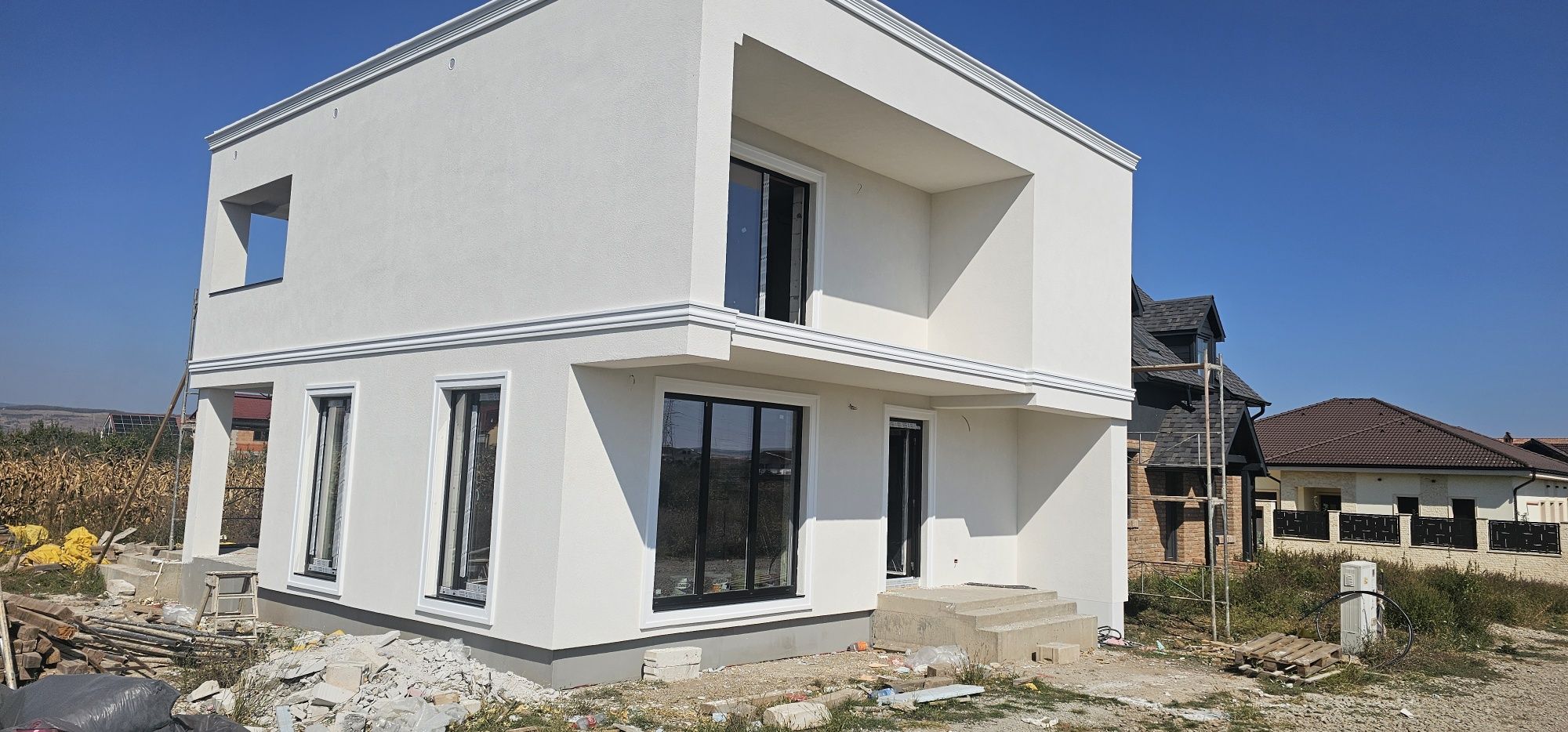 Casa noua de vanzare între Alba și Micesti partea stângă!