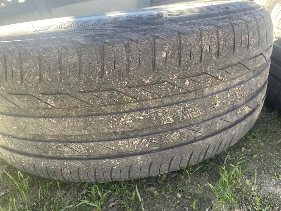 4 Jante cu tot cu cauciuc
205/55/R16
Pret 1.000 lei Negociabil 
Alte d