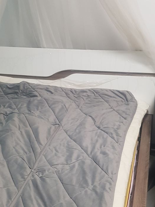 Vand cadru pat cu somiera fixa nou alb  pentru saltea 135*190