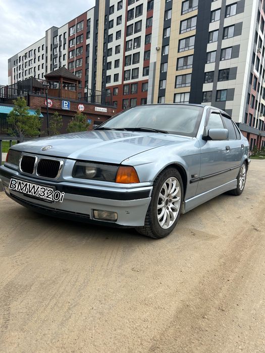 BMW 320i M50B20