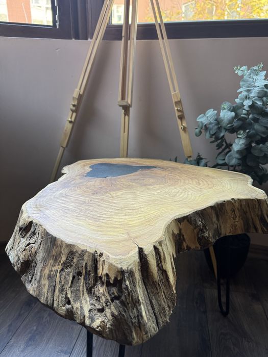 Уникална малка маса - ръчна изработка , истинско дърво