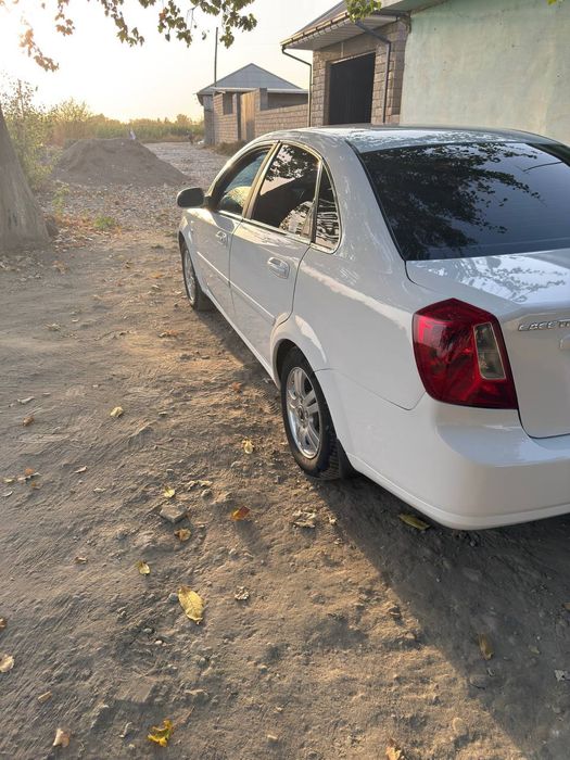Chevrolet Lasetti 1.8 2010 Yil Sotiladi srochni!