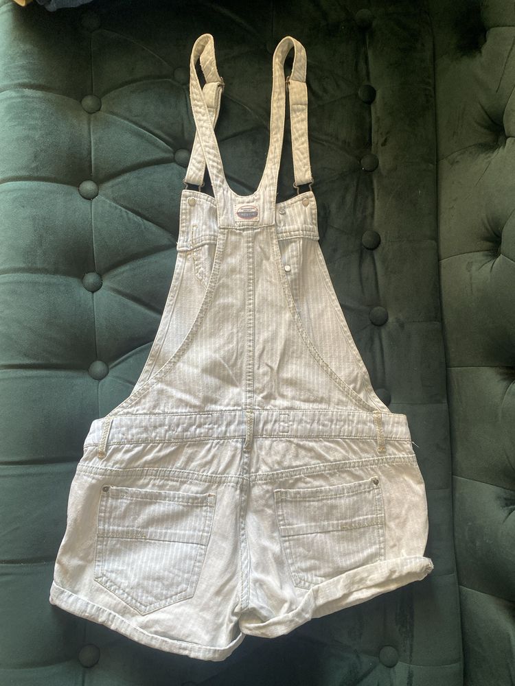 Къси панталонки и гащеризон XS, S bershcka, pull and bear