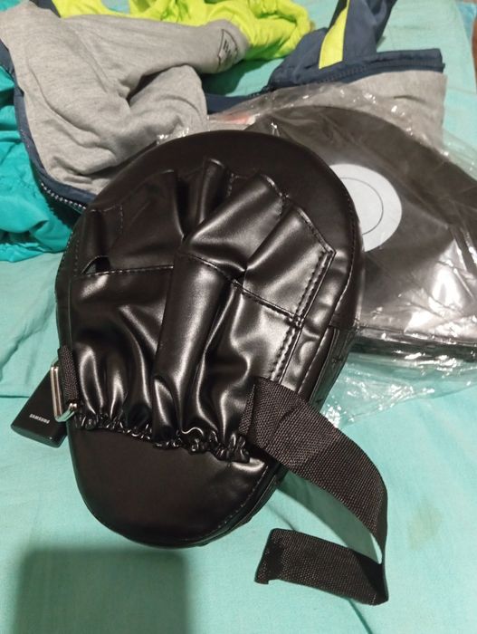 Лапы новые, боксёрские.