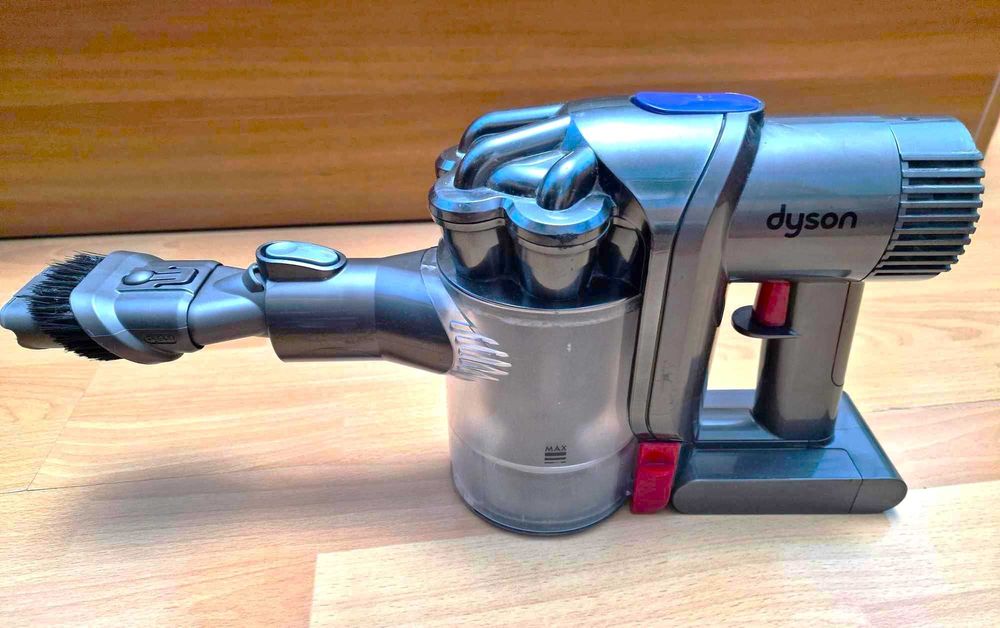Aspirator Dyson V6