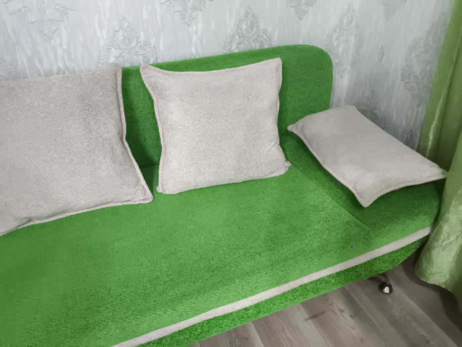 Продам тахту в отличном состоянии.