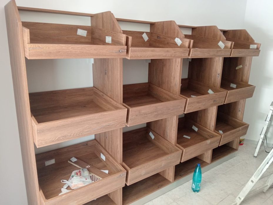 Dulapuri/rafturi pentru aprozar