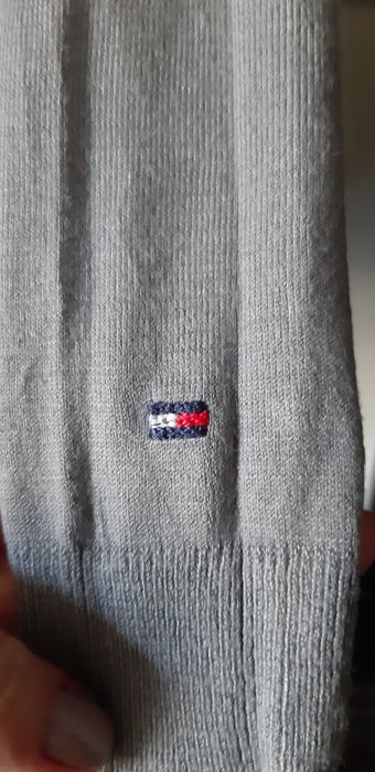 Pulover Tommy Hilfiger bumbac 100%,nou, gri fin superb S