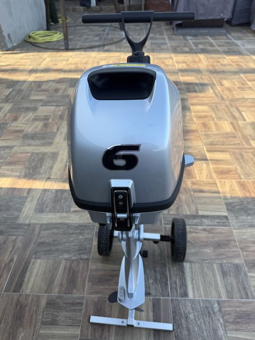 ЧИСТО НОВ! Двигател за лодка honda 6кс