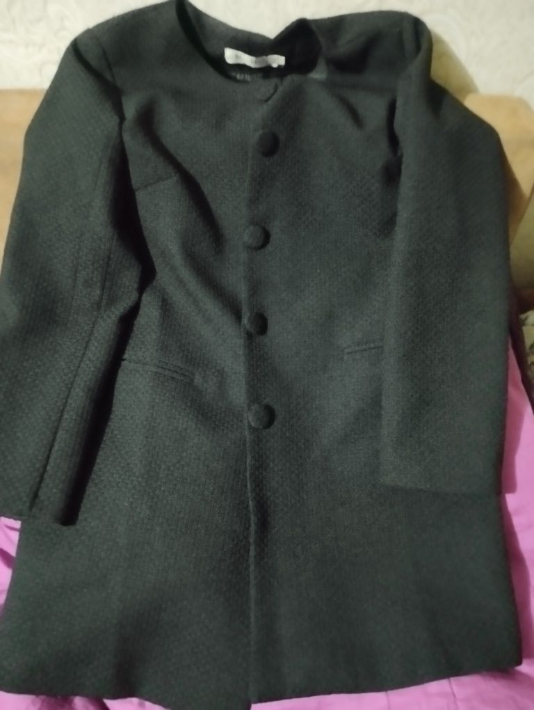 Продам зимнюю куртку 44 размер в отличном,8000т.Продаётся женска