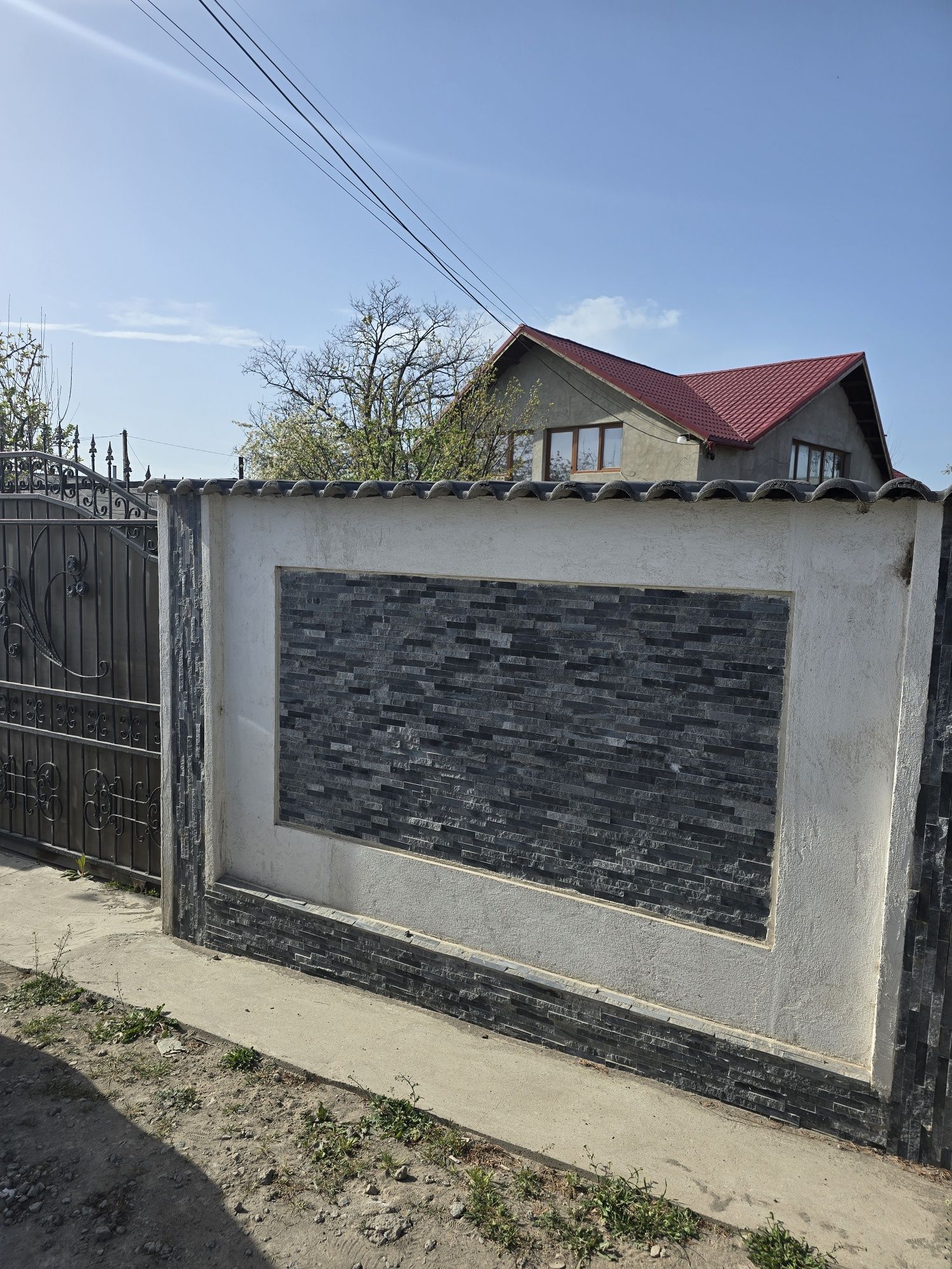 Vând casa Smardan