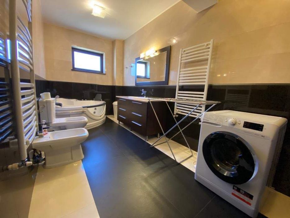 Vând apartament cu 3 dormitoare in blocurile Ferval vis-a-vis de Ford