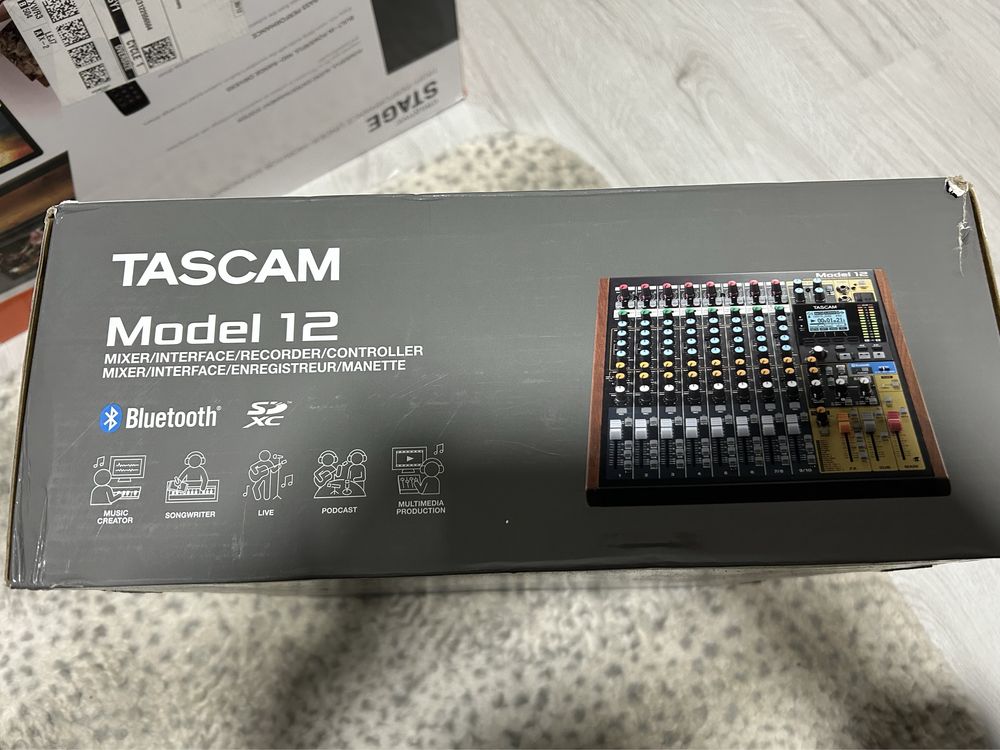 Vând mixer nou Tascam model 12