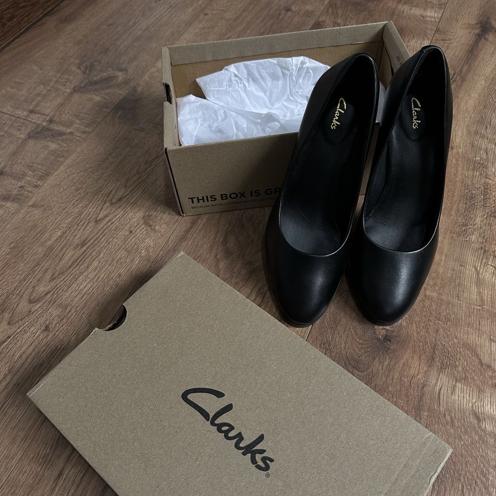 Кожаная обувь Clarks!