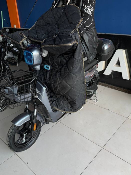 Shamoldan himoya qiluvchi skuter adyoli