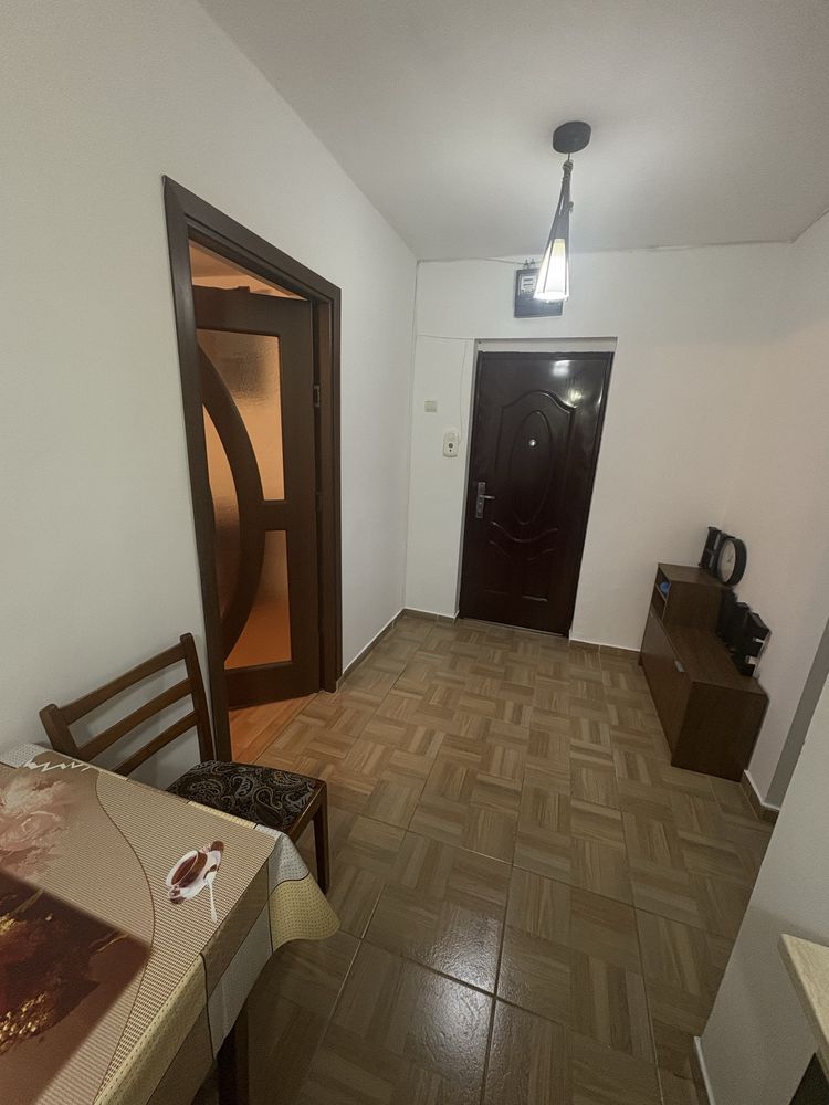 Proprietar inchiriez apartament 2 camere decomandat