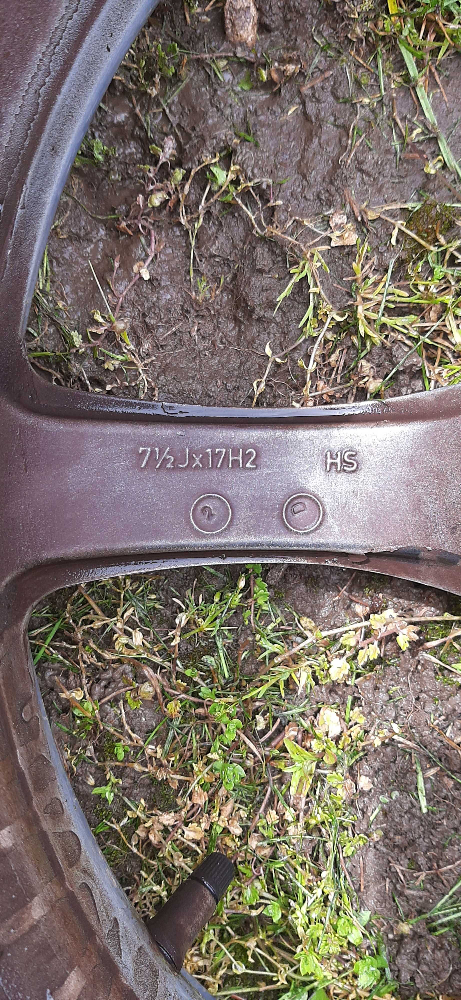 225/45/17 гуми с джанти 5×110