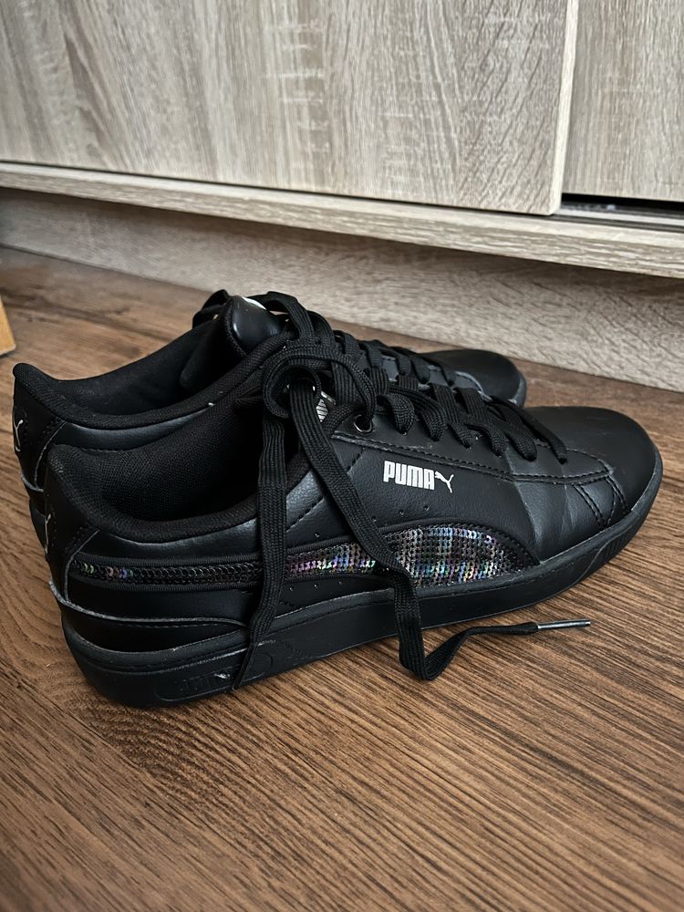 Дамски кецове в черно PUMA