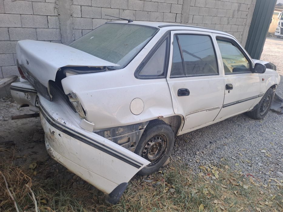 Avarenniy Nexia 2006 sons srochna sotiladi