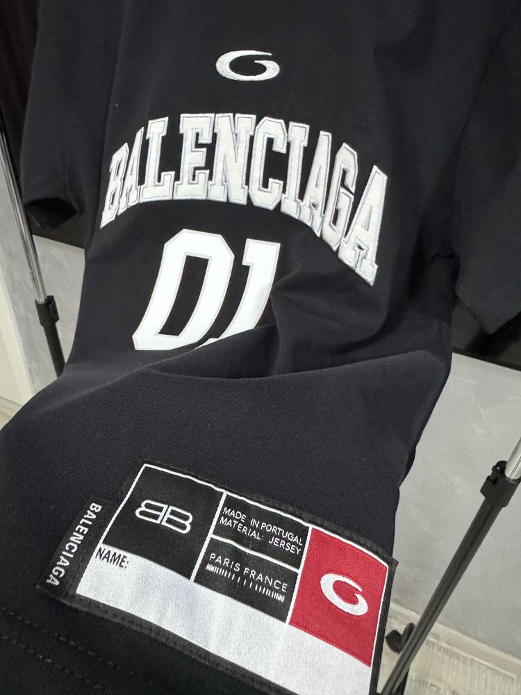 Tricou Balenciaga new colletion