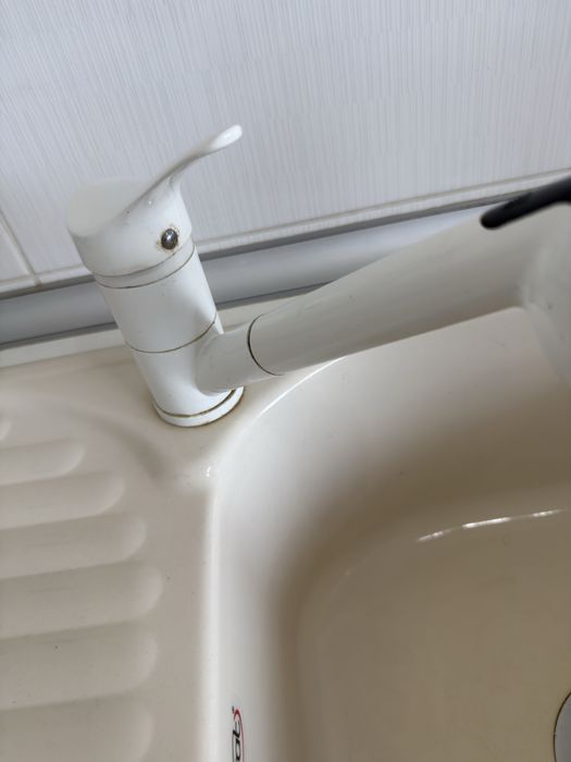 Продавам мивка FAT със смесител в комплект