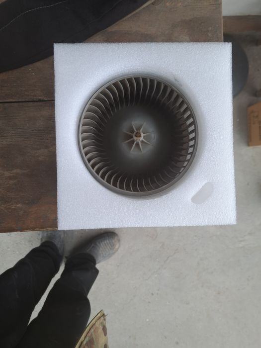 Продам моторчик от печки от автомобиля Лексус в рабочем сост