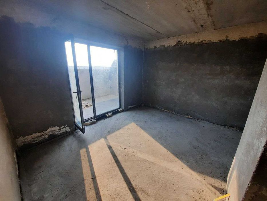 Kvartira sotiladi sergili 2 xonali