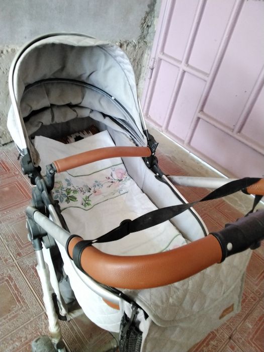 Каляска детская для детей с сумкой