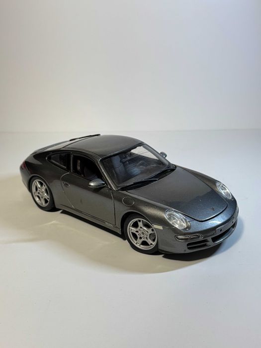 Porsche 911 Carrera S la Scara 1:18 1/18 Maisto Macheta Mașinuța