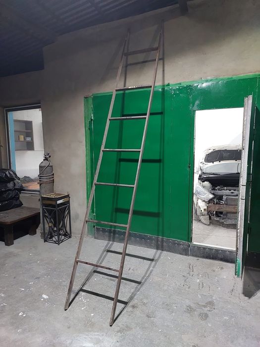 Железная лестница