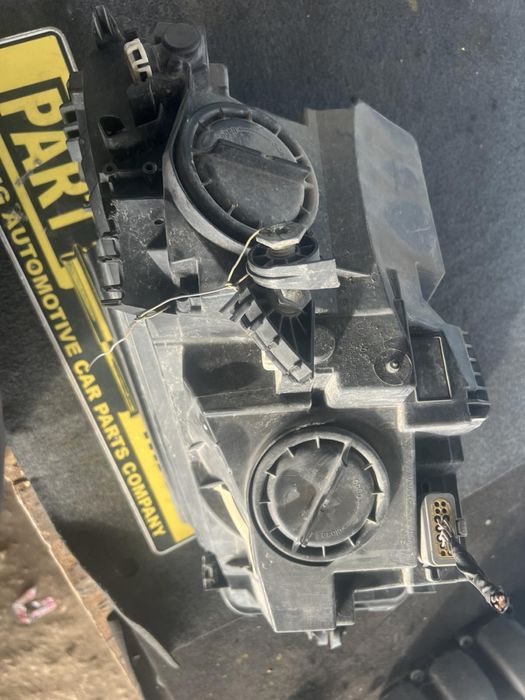 Фар за Mercedes Glc W253 X253 Обикновен с две счупени уши оригинален