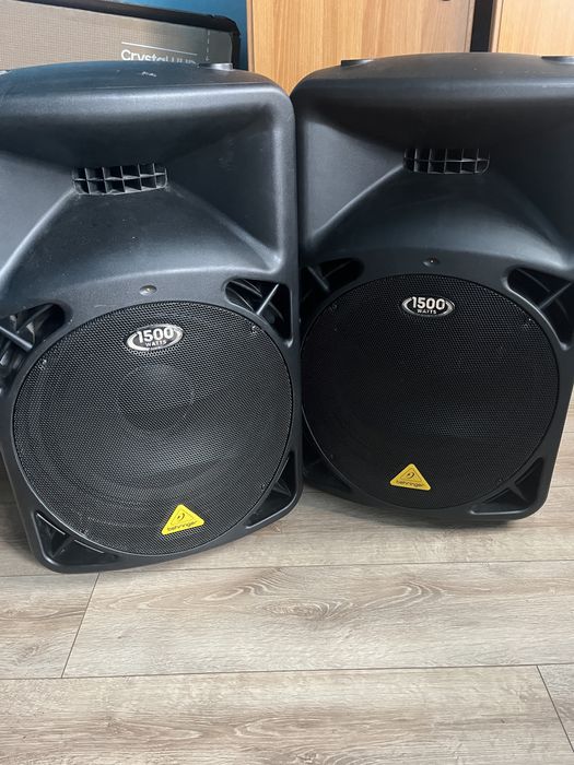 Vand Boxe  in stare foarte bunaa