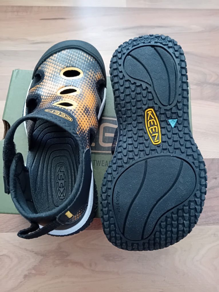 Kenzo/Bonpoint /KEEN луксозни ботуши, маратонки и сандали 27,28