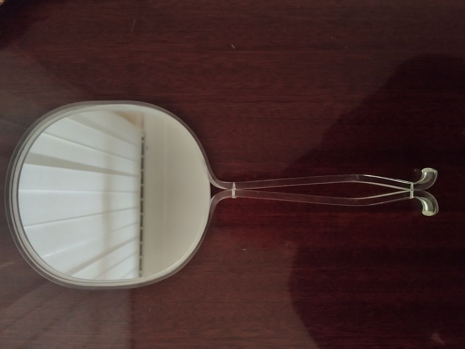 Зеркальцо продам