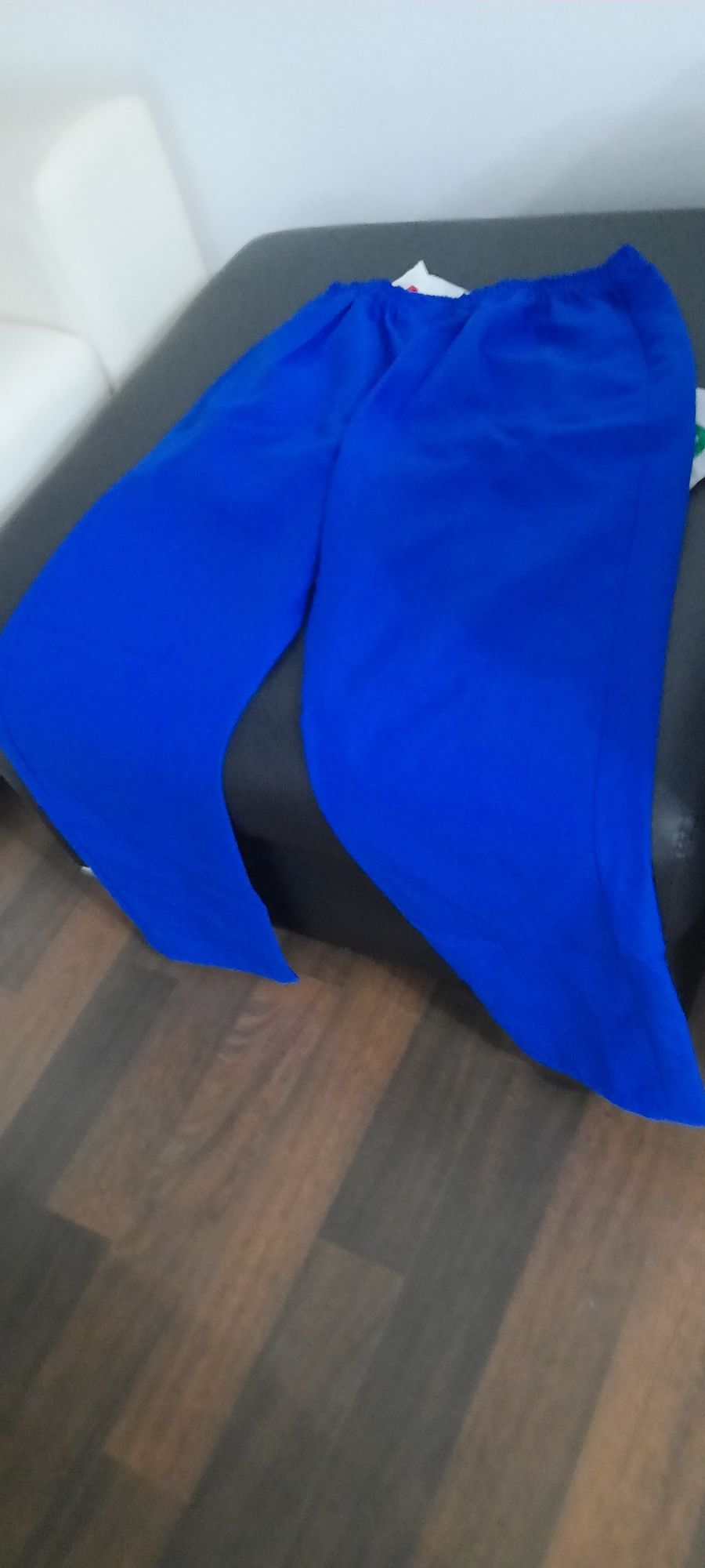 Pantaloni si bluze medicale/ pantalon +bluza, mărimea S-M.  70 lei